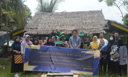 Pengabdian Pada Masyarakat (PPM): Pelatihan Manajemen Keuangan Sederhana Terkomputerisasi bagi Anggota Organisasi Konservasi Mangrove Kampung Jenggalu Kito